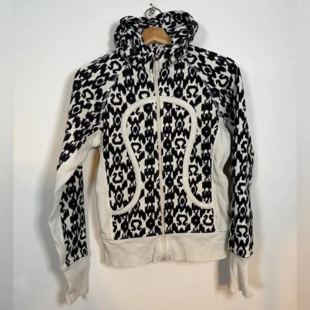 Lululemon Scuba Hoodie Black White Ikat Print – Women’s XS/S